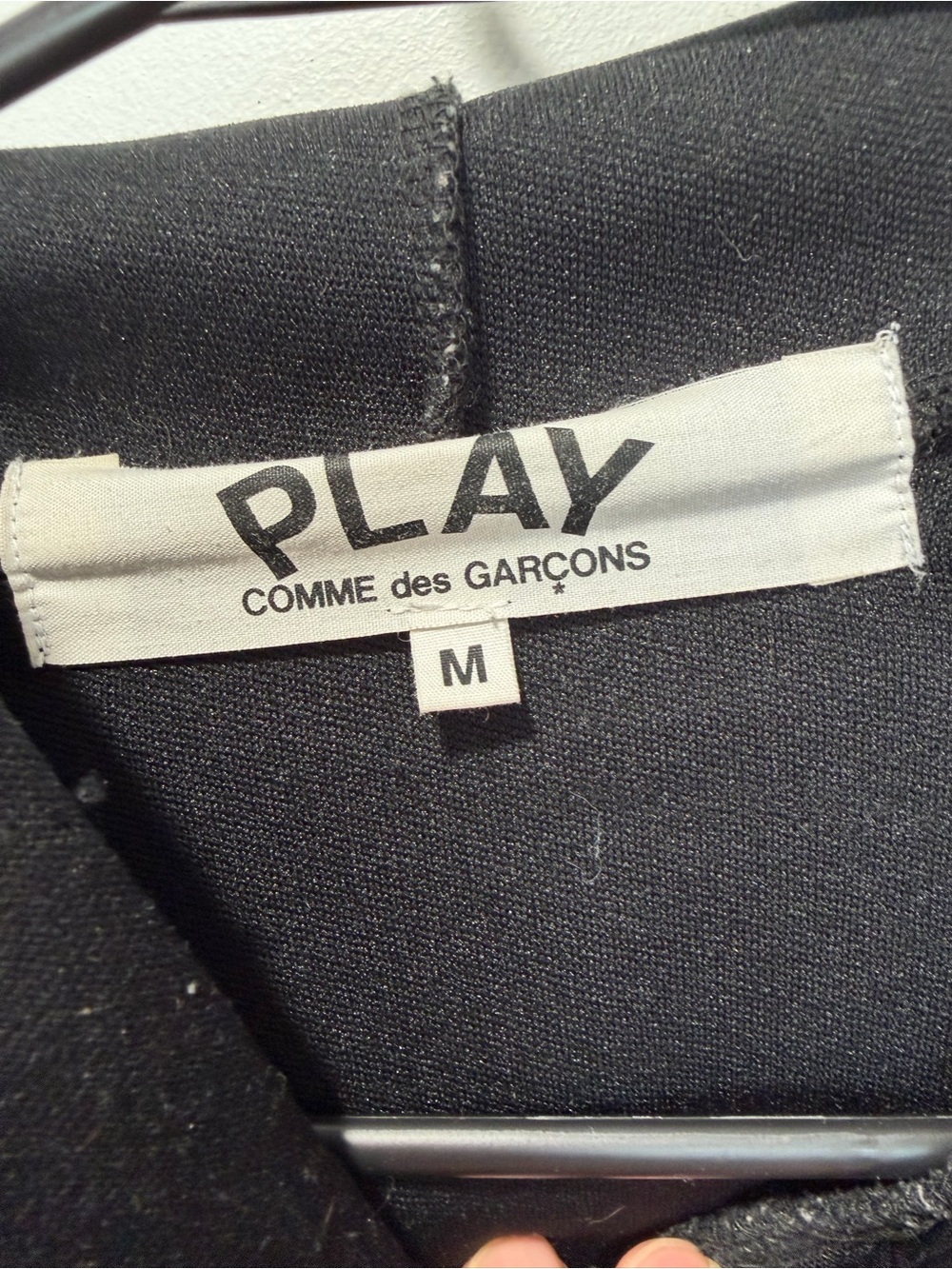 100% Authentic Comme des Garçons PLAY Black Hoodie Red Heart Logo Sz M - Picture 3 of 5